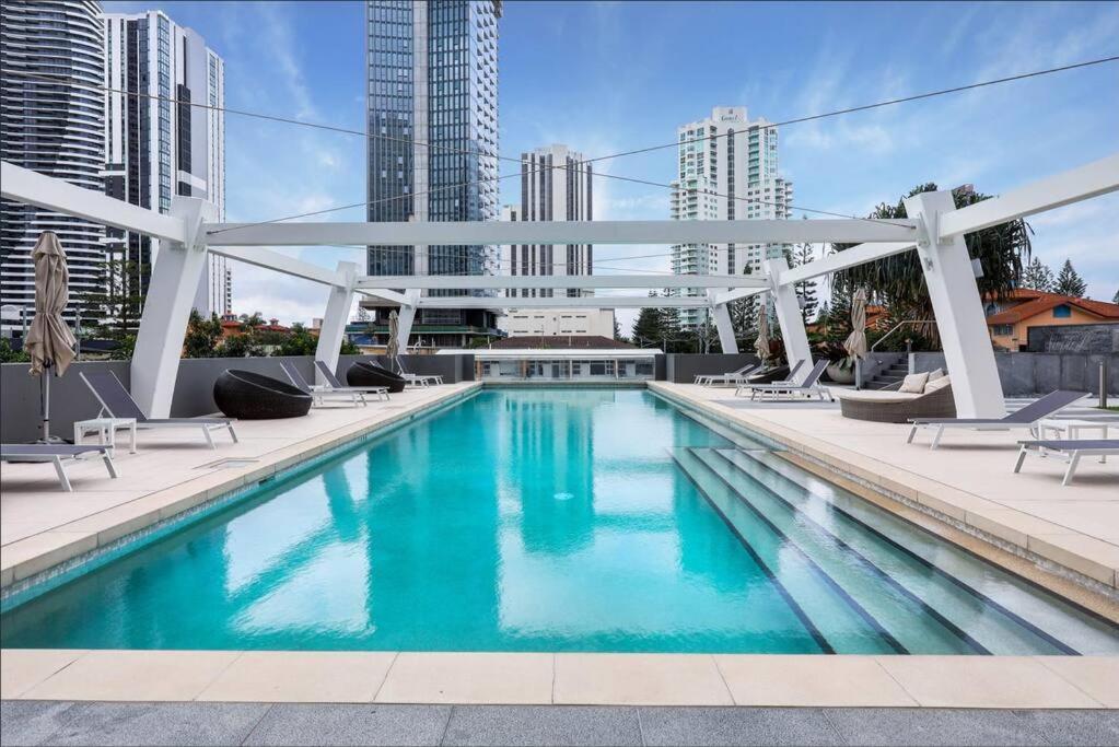 Broadbeach Stunner Modern And Central Gold Coast Buitenkant foto