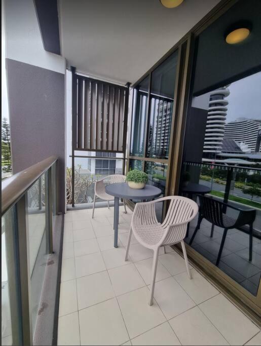 Broadbeach Stunner Modern And Central Gold Coast Buitenkant foto