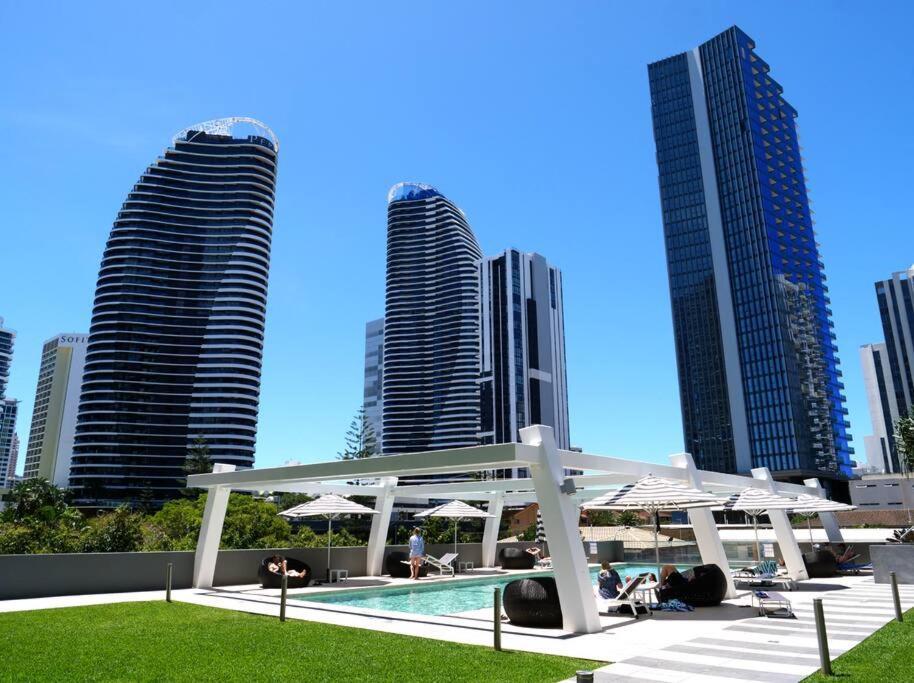 Broadbeach Stunner Modern And Central Gold Coast Buitenkant foto