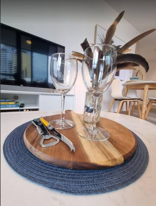 Broadbeach Stunner Modern And Central Gold Coast Buitenkant foto
