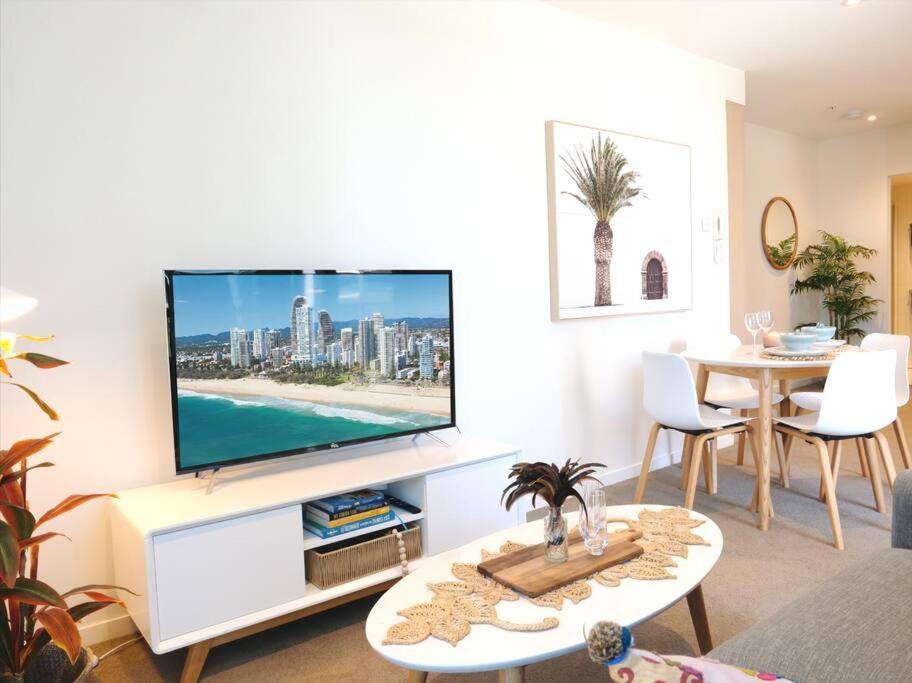 Broadbeach Stunner Modern And Central Gold Coast Buitenkant foto