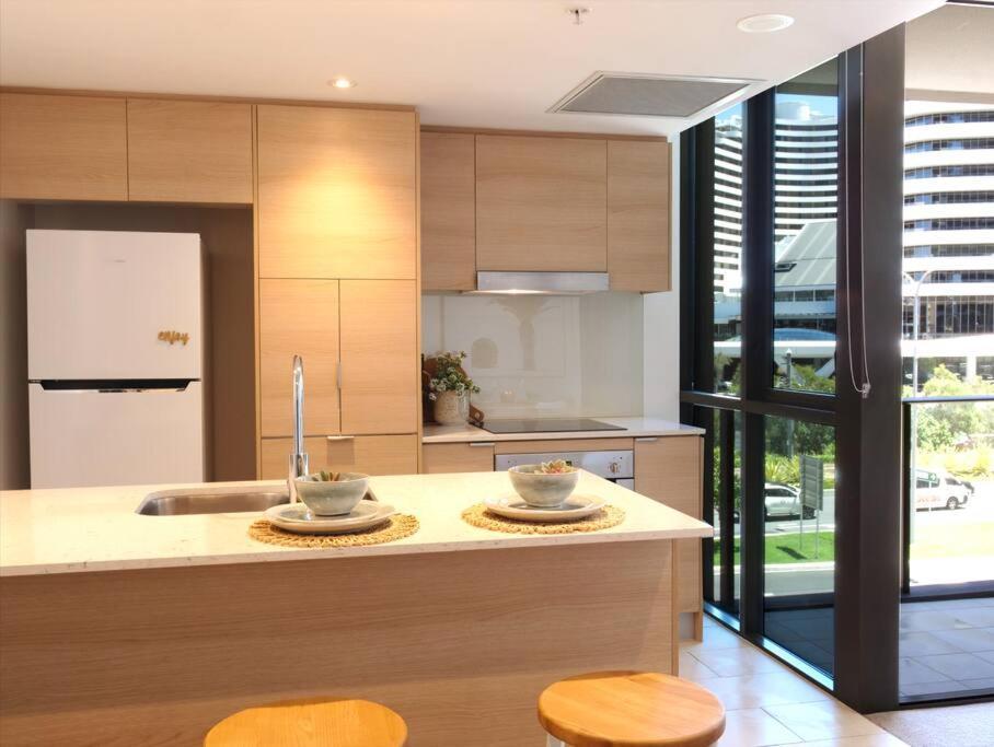 Broadbeach Stunner Modern And Central Gold Coast Buitenkant foto